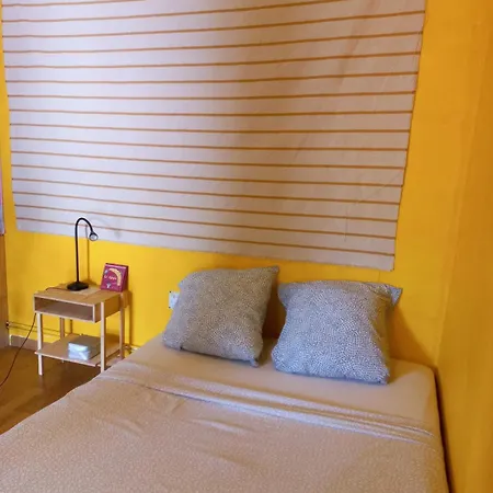Bohemian Break With Balcony Overlooking Mont Saint Clair