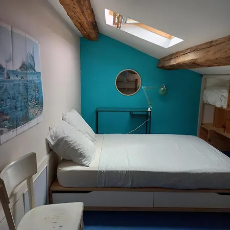 Bohemian Break With Balcony Overlooking Mont Saint Clair Apartment *